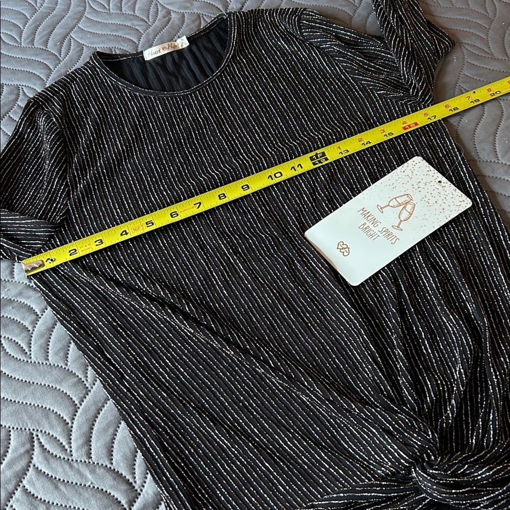 NWT - ✨ Black/Gold/Silver Long Sleeve Top - Picture 6 of 9
